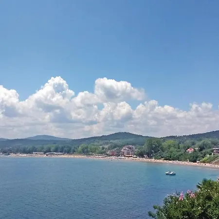 Nyaraló Four-bedroom Holiday In Szozopol